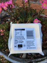 Load image into Gallery viewer, Calon Wen Organic Extra Mature Cheddar 200g