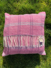 Load image into Gallery viewer, Pure Lincoln Longwool Cushion